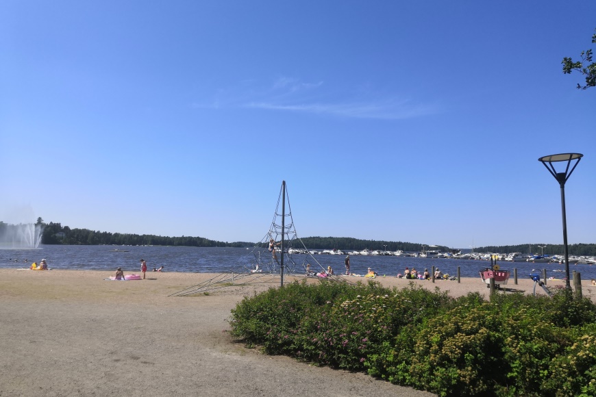 Lohja Aurlahti beach is enjoyable and located close to the Centre, not so far from the new Housing Fair area either! Photo: LikeFinland.com
